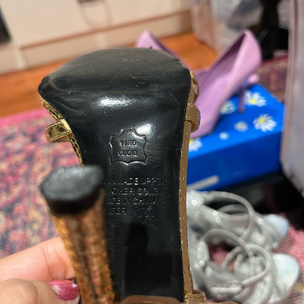 Shoes - Picture 4 of 8